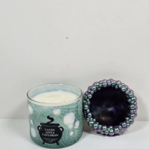 Bath & Body Works Candy Apple Cauldron 3 Wick Candle Nwt - Picture 2 of 4